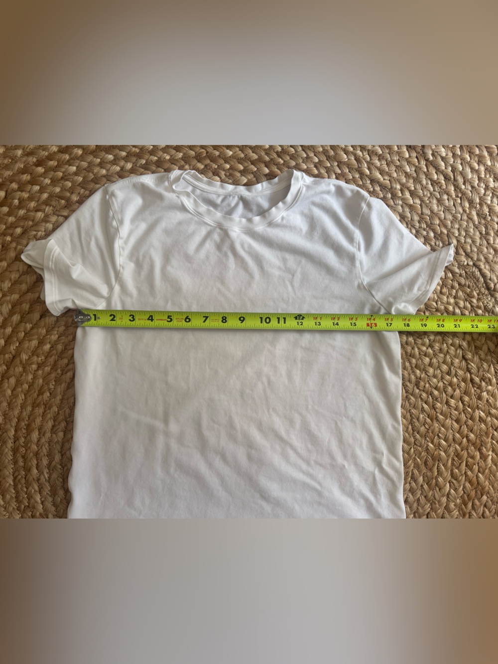 lululemon athletica Women's White Short Sleeve Crew Tee - Picture 5 of 6